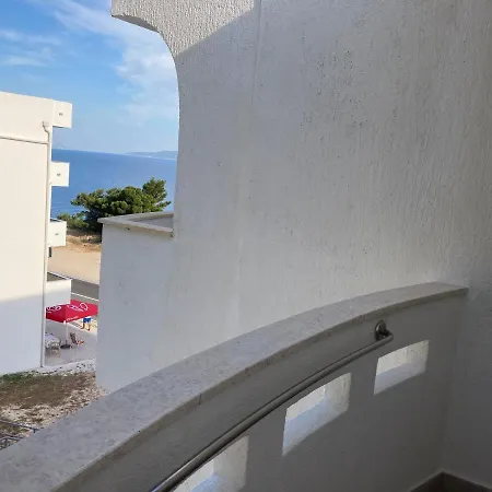 Sunrise And 1 Apartment *